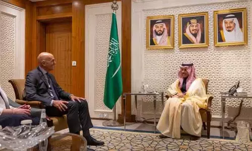 सऊदी विदेश मंत्री ने अमेरिका के विशेष दूत के साथ Syria पर चर्चा की सऊदी विदेश मंत्री ने अमेरिका के विशेष दूत के साथ Syria पर चर्चा की