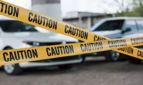 झारखंड के खूंटी में सड़क पर लूटपाट के दौरान युवक को गोली मारी, हालत गंभीर झारखंड के खूंटी में सड़क पर लूटपाट के दौरान युवक को गोली मारी, हालत गंभीर