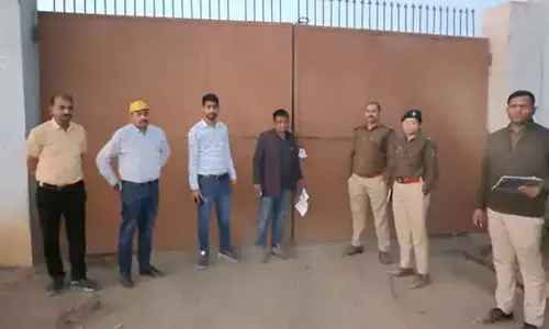 अवैध स्क्रैप यार्ड पर बड़ी कार्रवाई, उरगा पुलिस ने 30 लाख का कबाड़ किया जब्त, यार्ड सील अवैध स्क्रैप यार्ड पर बड़ी कार्रवाई, उरगा पुलिस ने 30 लाख का कबाड़ किया जब्त, यार्ड सील