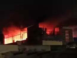 Agra: होटल में लगी आग, मची अफरातफरी Agra: होटल में लगी आग, मची अफरातफरी