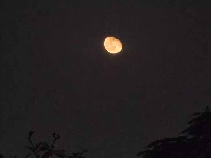 चांद पर स्मार्टफोन चला सकेंगे अंतरिक्ष यात्री, NASA ने दी जानकारी चांद पर स्मार्टफोन चला सकेंगे अंतरिक्ष यात्री, NASA ने दी जानकारी
