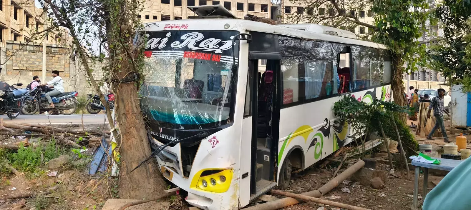 Telangana: सरकारी मेडिकल कॉलेज के 10 छात्र सड़क दुर्घटना में घायल Telangana: सरकारी मेडिकल कॉलेज के 10 छात्र सड़क दुर्घटना में घायल