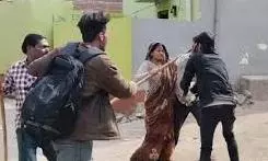 Hardoi: स्मार्ट मीटर लगाने के नाम पर गुंडई Hardoi: स्मार्ट मीटर लगाने के नाम पर गुंडई