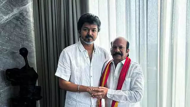 AIADMK आने वाले चुनाव निश्चित रूप से नहीं जीतेगी: थावेका में शामिल हुए पूर्व कार्यकारी AIADMK आने वाले चुनाव निश्चित रूप से नहीं जीतेगी: थावेका में शामिल हुए पूर्व कार्यकारी
