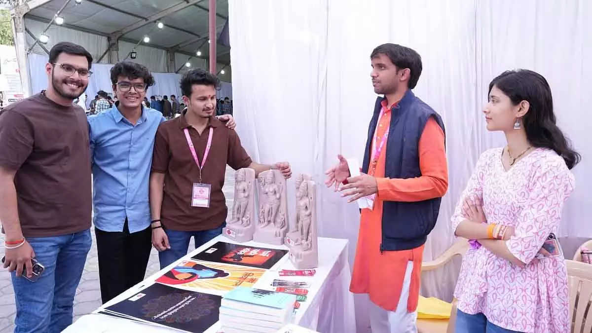 Day two ; युवा महोत्सव में राष्ट्र निर्माण पर युवाओं के बीच बातचीत शुरू हुई Day two ; युवा महोत्सव में राष्ट्र निर्माण पर युवाओं के बीच बातचीत शुरू हुई