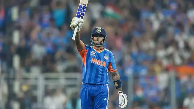 T20 World Cup 2026: सूर्या ने USA के खिलाफ शानदार बैटिंग की, बाबर आज़म का रिकॉर्ड तोड़ा T20 World Cup 2026: सूर्या ने USA के खिलाफ शानदार बैटिंग की, बाबर आज़म का रिकॉर्ड तोड़ा