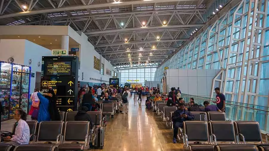 Chennai एयरपोर्ट पर कोहरे की वजह से फ्लाइट मूवमेंट बाधित हुआ Chennai एयरपोर्ट पर कोहरे की वजह से फ्लाइट मूवमेंट बाधित हुआ
