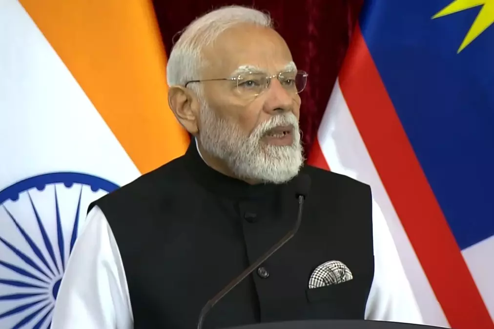 PM Modi ने साझा तमिल प्रेम को भारत-मलेशिया दोस्ती का प्रतीक बताया PM Modi ने साझा तमिल प्रेम को भारत-मलेशिया दोस्ती का प्रतीक बताया