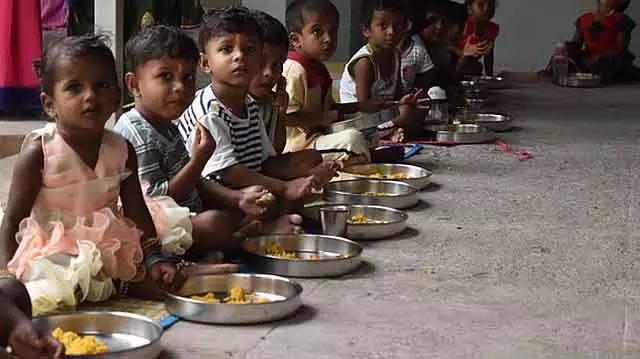 आंगनवाड़ियों में खराब क्वालिटी का खाना देना बंद करें: अशोक और डॉ. एल हनुमंथैया ने एक पत्र में CM से अपील की आंगनवाड़ियों में खराब क्वालिटी का खाना देना बंद करें: अशोक और डॉ. एल हनुमंथैया ने एक पत्र में CM से अपील की