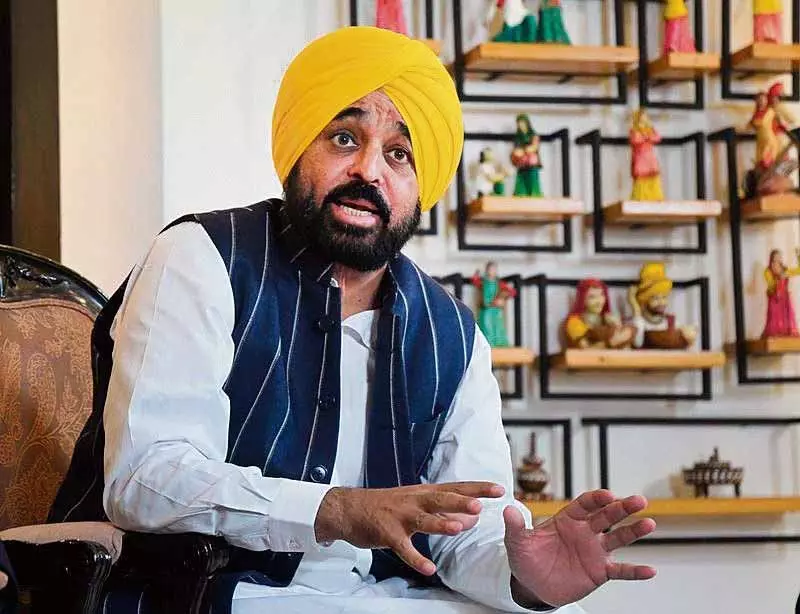 केंद्र सरकार द्वारा मंज़ूरी में देरी के कारण CM Bhagwant Mann का यूरोप दौरा रद्द हो गया केंद्र सरकार द्वारा मंज़ूरी में देरी के कारण CM Bhagwant Mann का यूरोप दौरा रद्द हो गया