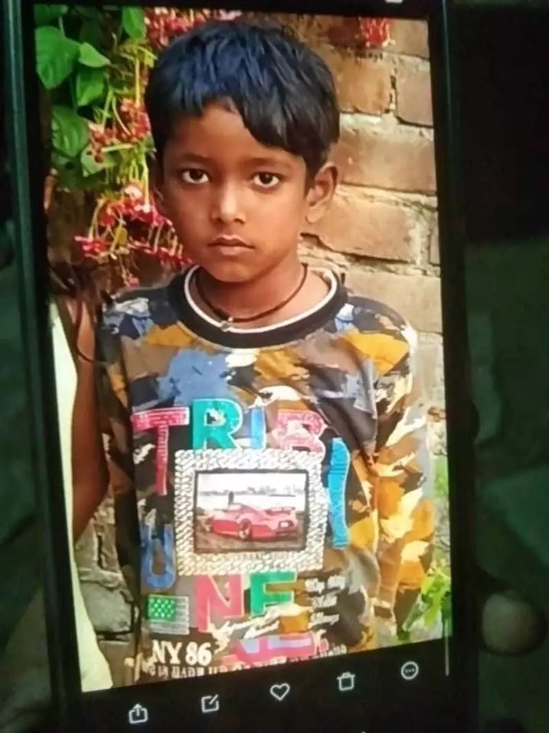 Ludhiana: 3 दिन से लापता 9 साल के लड़के का शव झाड़ियों में मिला, गला कटा Ludhiana: 3 दिन से लापता 9 साल के लड़के का शव झाड़ियों में मिला, गला कटा