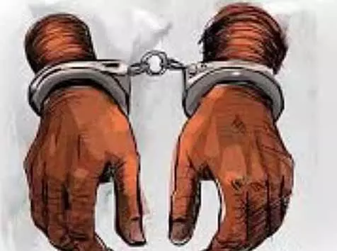 CHENNAI: 2.85 करोड़ रुपये के गबन के आरोप में तनुवास के कर्मचारी को गिरफ्तार किया गया CHENNAI: 2.85 करोड़ रुपये के गबन के आरोप में तनुवास के कर्मचारी को गिरफ्तार किया गया