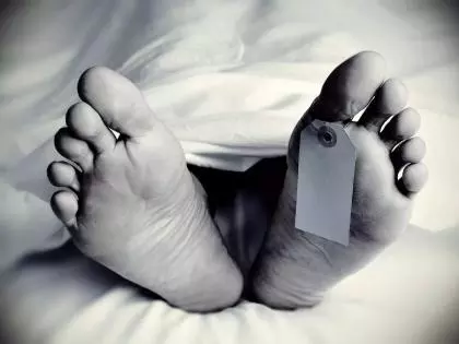 UP: बांदा के बबेरू में सोशल मीडिया रील बनाते समय महिला की मौत UP: बांदा के बबेरू में सोशल मीडिया रील बनाते समय महिला की मौत