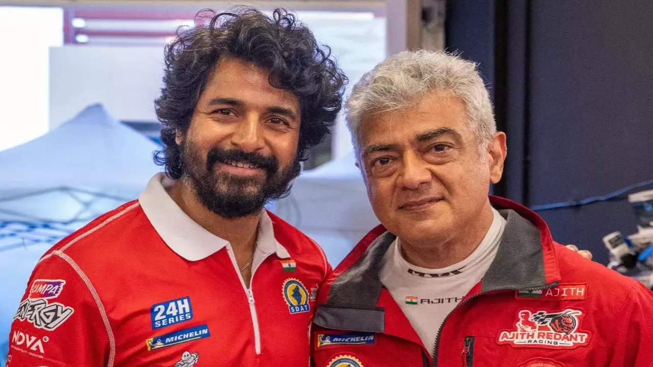 Sivakarthikeyan ने अबू धाबी रेसट्रैक पर अजित कुमार से मिलने का रोमांच शेयर किया Sivakarthikeyan ने अबू धाबी रेसट्रैक पर अजित कुमार से मिलने का रोमांच शेयर किया