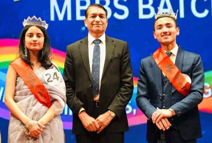 एम्स जम्मू ने फ्रेशर्स डे के साथ नए MBBS बैच का स्वागत किया एम्स जम्मू ने फ्रेशर्स डे के साथ नए MBBS बैच का स्वागत किया