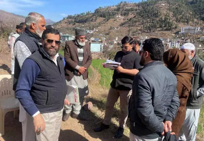 डीसी ने Jamabandi डिजिटाइजेशन की समीक्षा की, सीमावर्ती गांव सरूला में स्थानीय लोगों से बातचीत की डीसी ने Jamabandi डिजिटाइजेशन की समीक्षा की, सीमावर्ती गांव सरूला में स्थानीय लोगों से बातचीत की