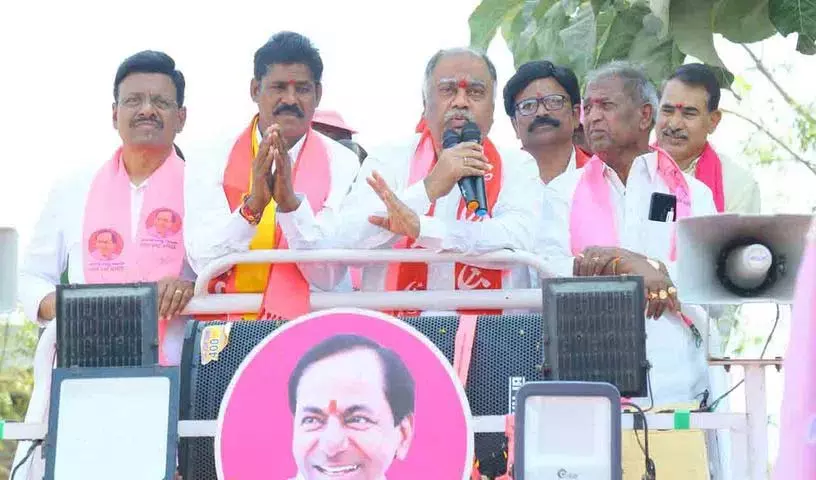 Paleru के पूर्व विधायक कंडाला उपेंद्र रेड्डी ने चुनावी धमकियों के खिलाफ चेतावनी दी Paleru के पूर्व विधायक कंडाला उपेंद्र रेड्डी ने चुनावी धमकियों के खिलाफ चेतावनी दी