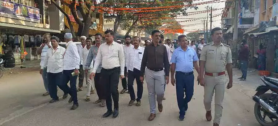 Kodinehalli : सड़क किनारे की दुकान खाली करने का नोटिस Kodinehalli : सड़क किनारे की दुकान खाली करने का नोटिस