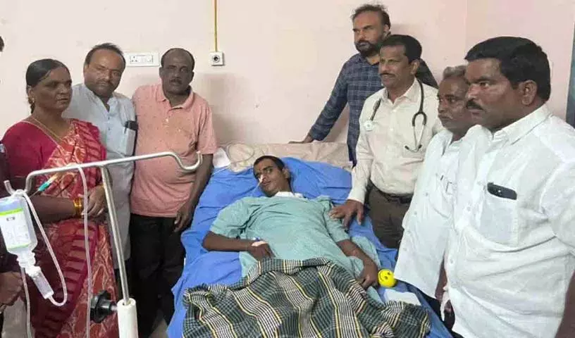 डॉ. अलेटी श्रीनिवास गौड़ की दरियादिली से coma patient का मुफ्त इलाज डॉ. अलेटी श्रीनिवास गौड़ की दरियादिली से coma patient का मुफ्त इलाज