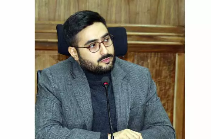 डीसी श्रीनगर ने 2025-26 के लिए डिस्ट्रिक्ट CAPEX बजट के तहत कामों की प्रगति की समीक्षा की डीसी श्रीनगर ने 2025-26 के लिए डिस्ट्रिक्ट CAPEX बजट के तहत कामों की प्रगति की समीक्षा की