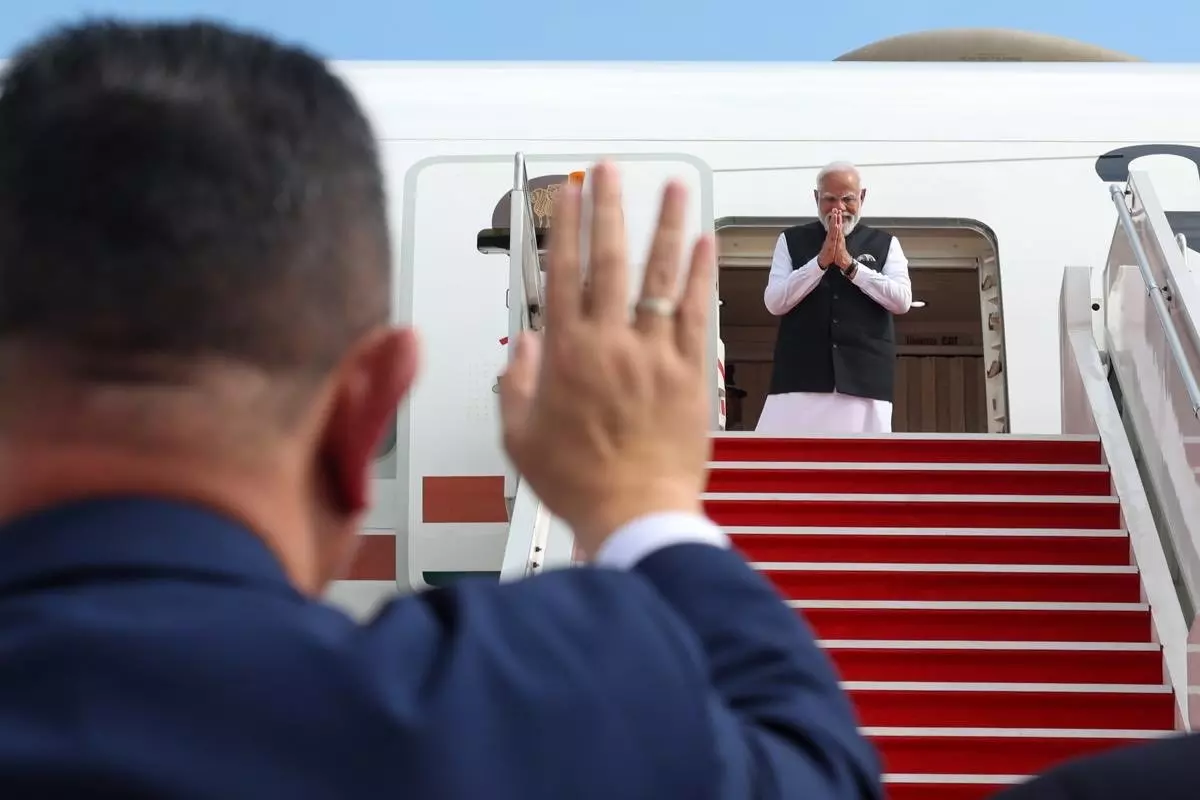 Malaysia दौरा खत्म करने के बाद पीएम मोदी भारत के लिए रवाना हुए Malaysia दौरा खत्म करने के बाद पीएम मोदी भारत के लिए रवाना हुए