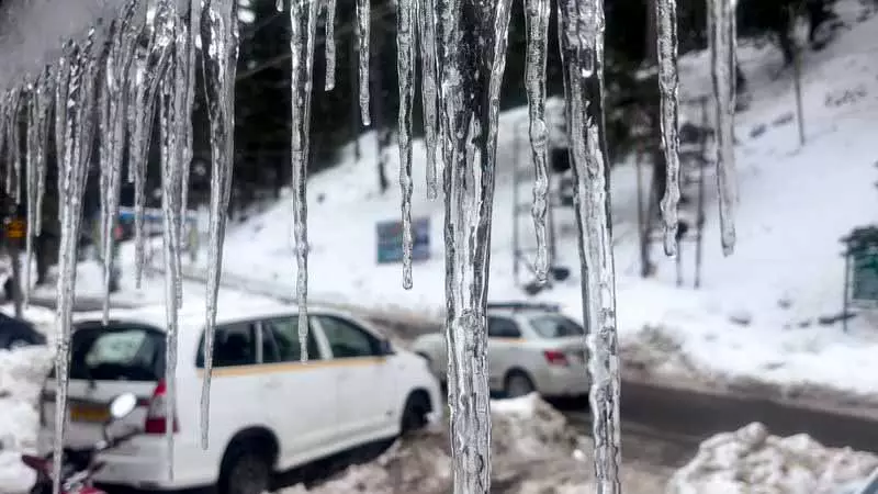 Himachal: कल से एक और बर्फबारी का दौर आने की संभावना Himachal: कल से एक और बर्फबारी का दौर आने की संभावना