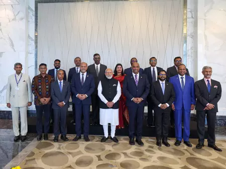 पीएम मोदी ने मलेशिया में भारतीय मूल के नेताओं से की मुलाकात, उपलब्धियों को भी सराहा पीएम मोदी ने मलेशिया में भारतीय मूल के नेताओं से की मुलाकात, उपलब्धियों को भी सराहा
