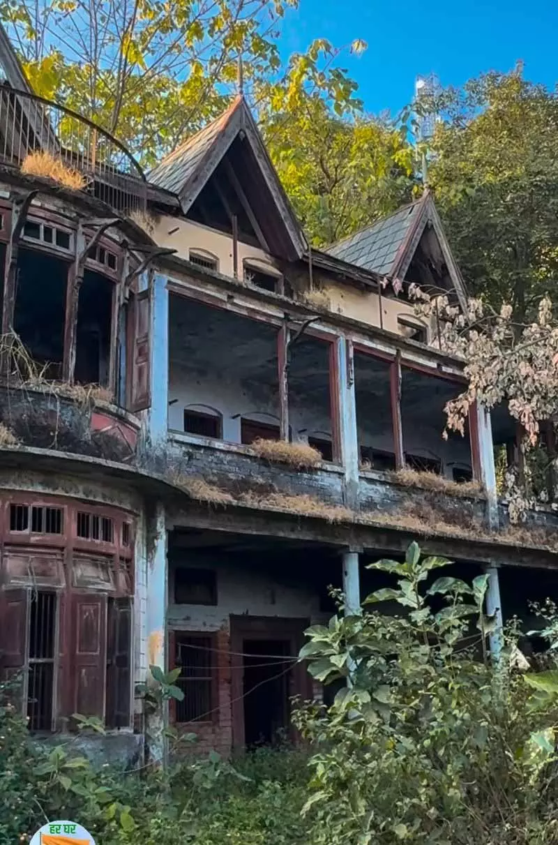 Himachal: संरक्षणवादियों ने स्लेट की छतों वाले घरों को हेरिटेज संपत्ति के तौर पर मैप करने की मांग की Himachal: संरक्षणवादियों ने स्लेट की छतों वाले घरों को हेरिटेज संपत्ति के तौर पर मैप करने की मांग की