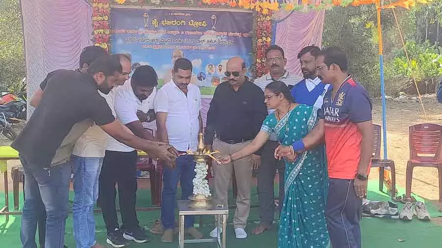 शारीरिक स्वास्थ्य के लिए खेलों में भाग लें: व्यवसायी हरीश नायक शारीरिक स्वास्थ्य के लिए खेलों में भाग लें: व्यवसायी हरीश नायक