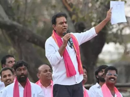 राजनीतिक विवाद: KTR ने रेवंत रेड्डी को बताया सबसे अयोग्य सीएम राजनीतिक विवाद: KTR ने रेवंत रेड्डी को बताया सबसे अयोग्य सीएम