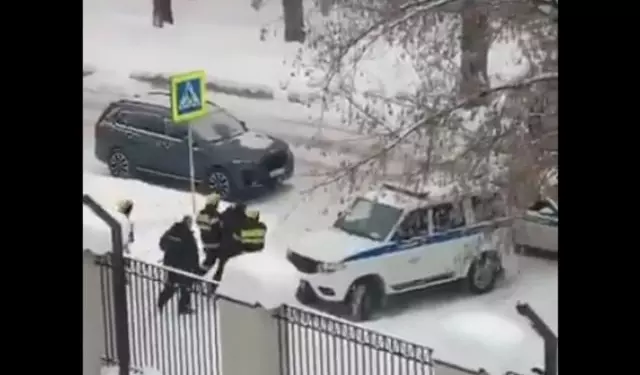 Russia के ऊफ़ा में चाकू से हमले में छह पीड़ितों में से चार भारतीय छात्र घायल हो गए Russia के ऊफ़ा में चाकू से हमले में छह पीड़ितों में से चार भारतीय छात्र घायल हो गए