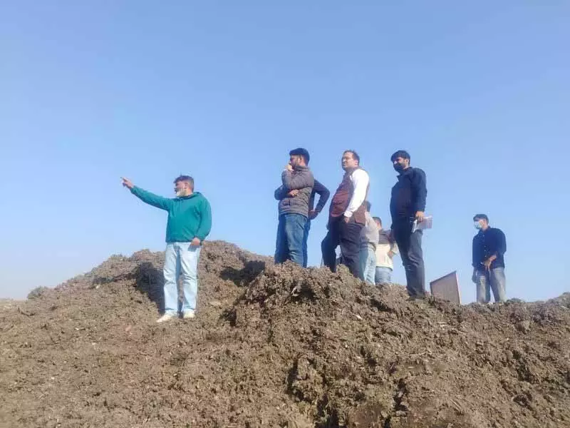 स्वच्छ सर्वेक्षण से पहले Panchkula MC कमिश्नर ने वेस्ट प्रोसेसिंग फैसिलिटी का निरीक्षण किया स्वच्छ सर्वेक्षण से पहले Panchkula MC कमिश्नर ने वेस्ट प्रोसेसिंग फैसिलिटी का निरीक्षण किया
