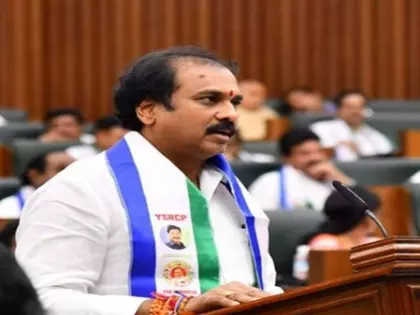 लड्डू विवाद पर सियासत, YSR कांग्रेस ने चंद्रबाबू नायडू पर साधा निशाना लड्डू विवाद पर सियासत, YSR कांग्रेस ने चंद्रबाबू नायडू पर साधा निशाना