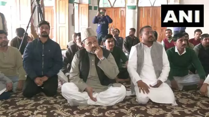 अयोध्या में शिया मुसलमानों का प्रदर्शन, इस्लामाबाद की शिया मस्जिद में आत्मघाती हमले की कड़ी निंदा अयोध्या में शिया मुसलमानों का प्रदर्शन, इस्लामाबाद की शिया मस्जिद में आत्मघाती हमले की कड़ी निंदा