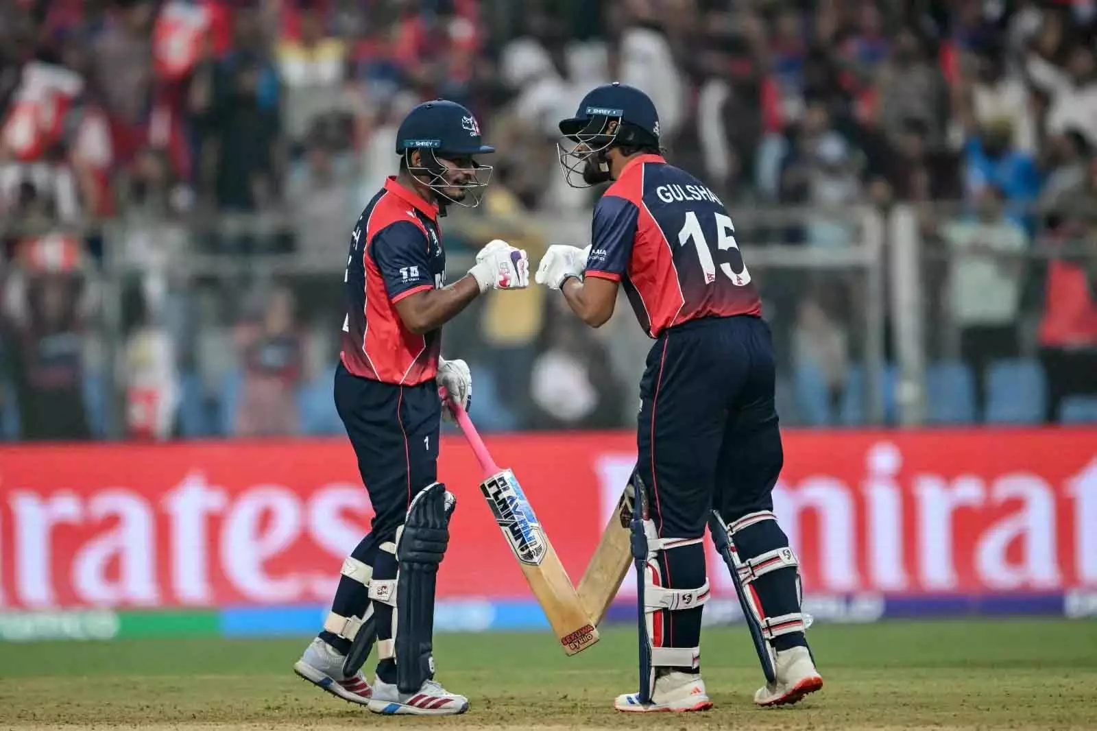 England ने टी20 वर्ल्ड कप में नेपाल को सिर्फ चार रन से हराया England ने टी20 वर्ल्ड कप में नेपाल को सिर्फ चार रन से हराया