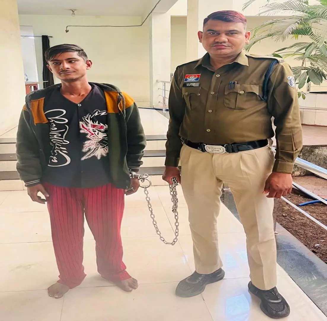 महोबा बाजार में चाकू लहराने वाला आरोपी गिरफ्तार महोबा बाजार में चाकू लहराने वाला आरोपी गिरफ्तार