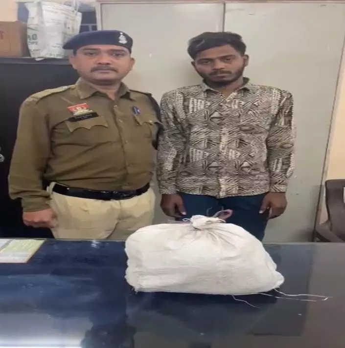 रायपुर में गांजा तस्करी पर बड़ी कार्रवाई, ढोलू गिरफ्तार रायपुर में गांजा तस्करी पर बड़ी कार्रवाई, ढोलू गिरफ्तार
