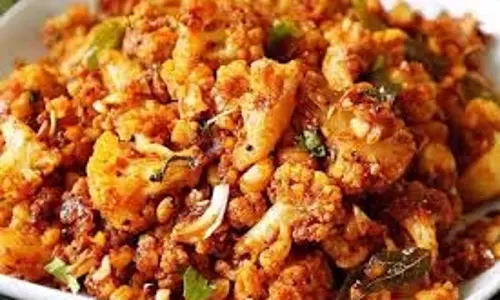 Gobhi Tawa Fry Recipe: सिंपल सामग्री से बनाएं क्रिस्पी गोभी तवा फ्राइ Gobhi Tawa Fry Recipe: सिंपल सामग्री से बनाएं क्रिस्पी गोभी तवा फ्राइ