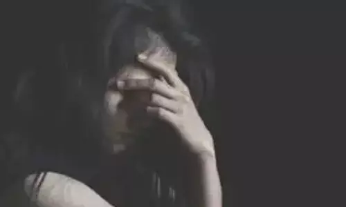मौसी की शादीशुदा बेटी के घर दोस्त को लेकर पहुंचा युवक, रेप की वारदात को दिया अंजाम मौसी की शादीशुदा बेटी के घर दोस्त को लेकर पहुंचा युवक, रेप की वारदात को दिया अंजाम