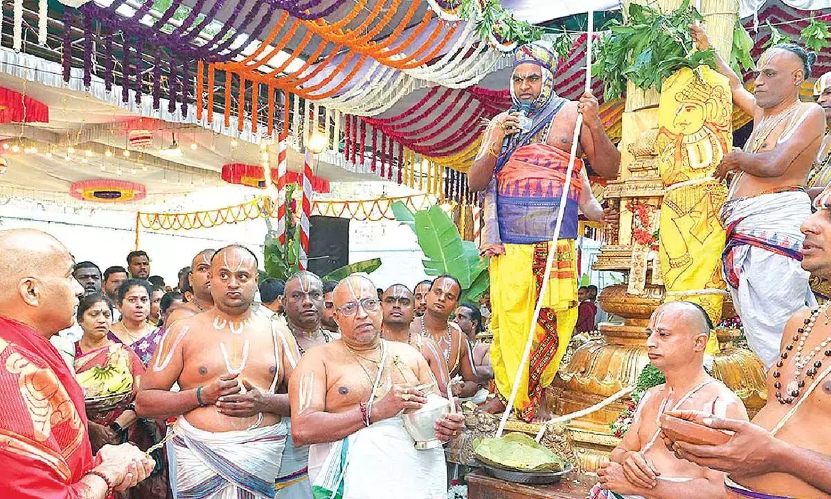 Andhra: कल्याण वेंकटेश्वर स्वामी ब्रह्मोत्सव शुरू Andhra: कल्याण वेंकटेश्वर स्वामी ब्रह्मोत्सव शुरू
