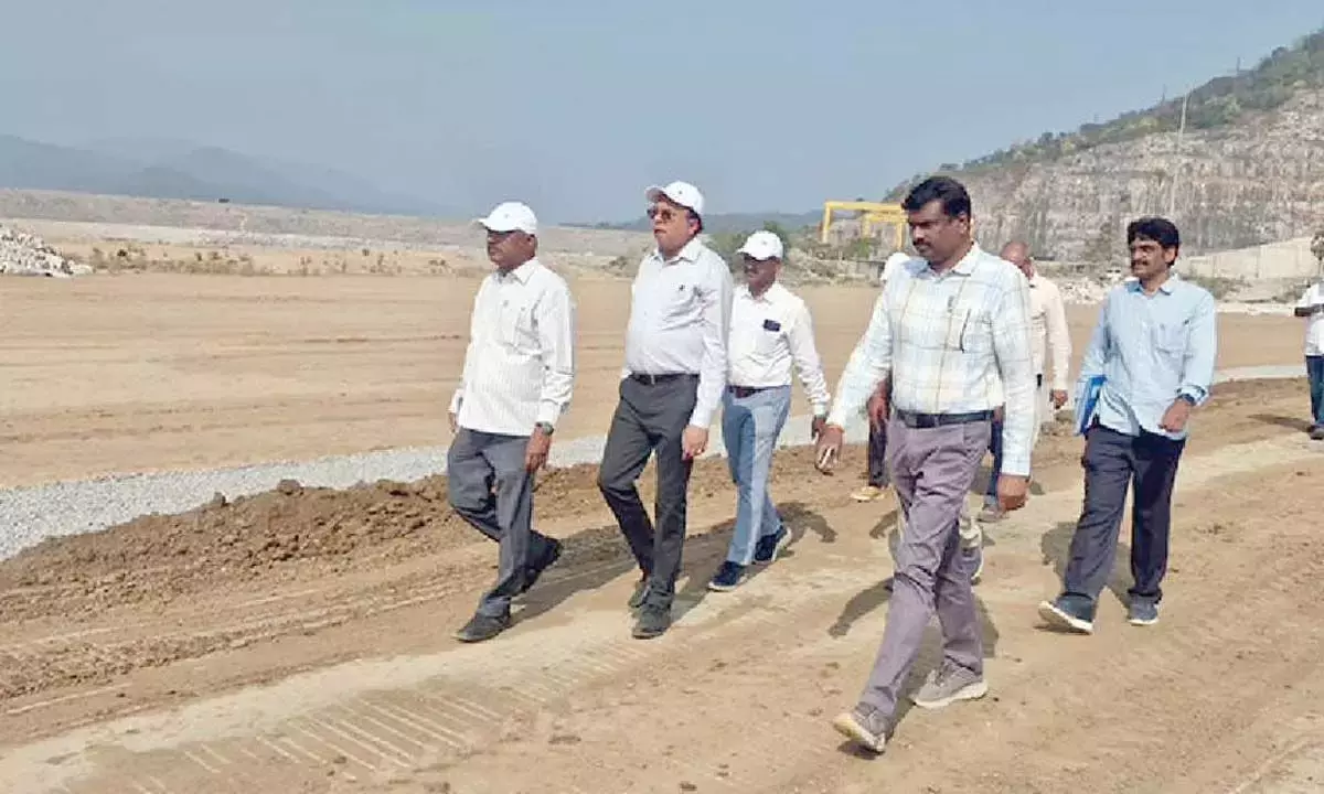 Andhra: PPA के CEO ने डेडलाइन का पालन करने पर ज़ोर दिया Andhra: PPA के CEO ने डेडलाइन का पालन करने पर ज़ोर दिया