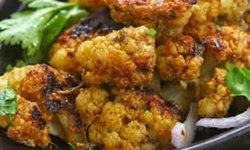 Green Garlic Pakoda:चाय के साथ बनाएं कुरकुरे और खुशबूदार लहसुन पत्ता पकौड़े Green Garlic Pakoda:चाय के साथ बनाएं कुरकुरे और खुशबूदार लहसुन पत्ता पकौड़े