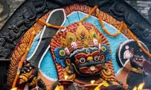 Kalashtami Puja Upay : कई संकटों से निजात दिलाते हैं कालाष्टमी के ये उपाय Kalashtami Puja Upay : कई संकटों से निजात दिलाते हैं कालाष्टमी के ये उपाय