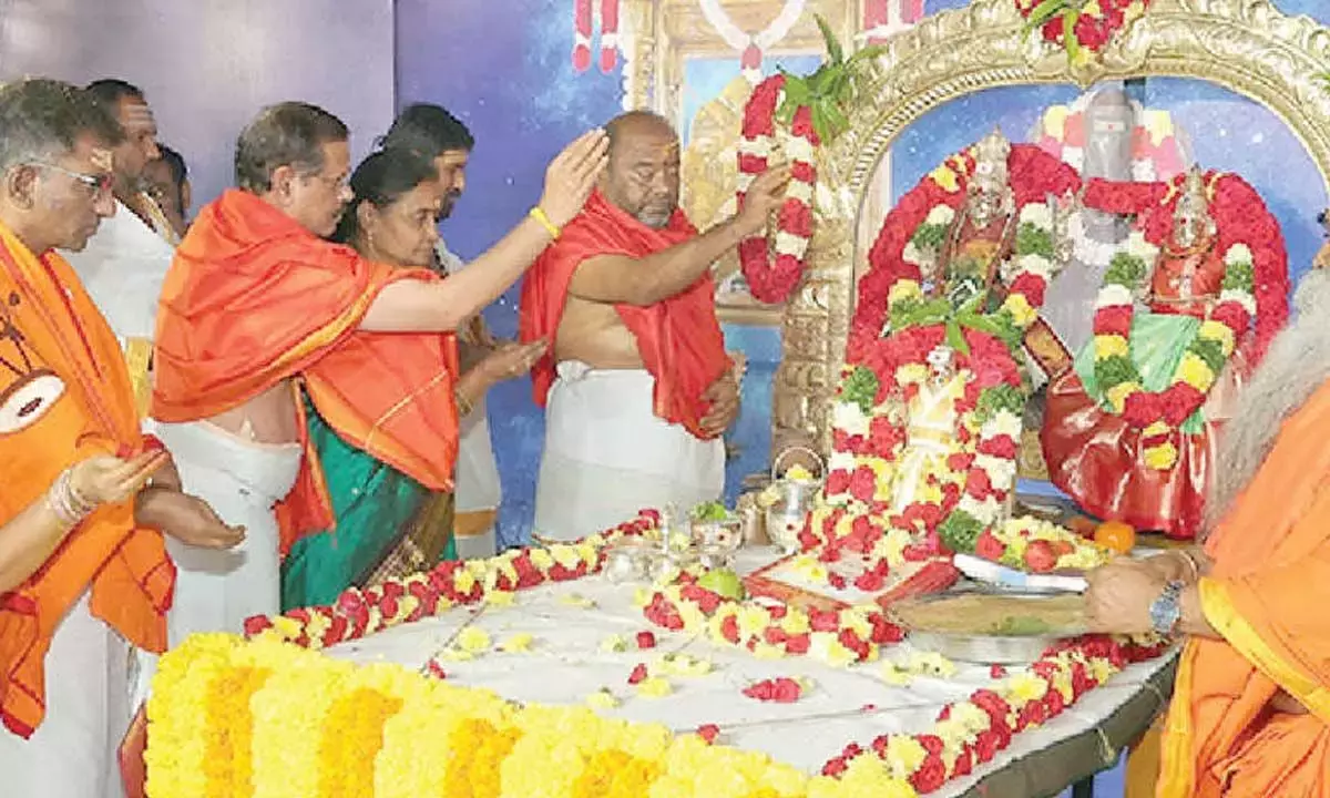 Andhra: श्रीशैलम में महाशिवरात्रि ब्रह्मोत्सव शुरू Andhra: श्रीशैलम में महाशिवरात्रि ब्रह्मोत्सव शुरू