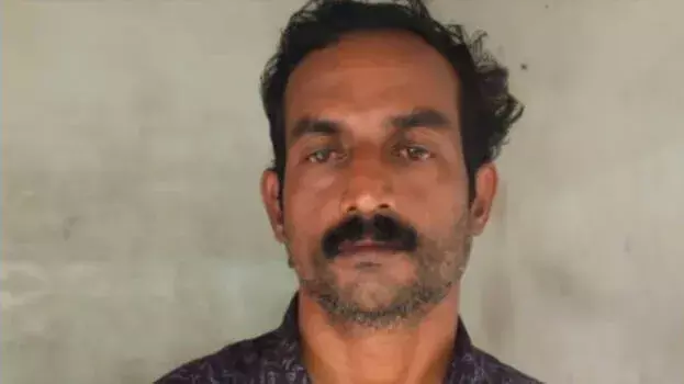 kerala: चेरथला में परिवार पर हमला, 47 वर्षीय गिरफ्तार kerala: चेरथला में परिवार पर हमला, 47 वर्षीय गिरफ्तार