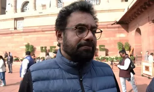 वीर सावरकर को भारत रत्न देने की मांग पर सियासत तेज, विपक्षी नेताओं ने जताई आपत्ति