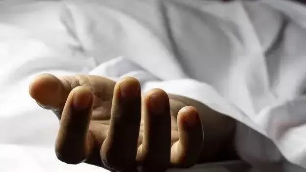 kerala: मुवाट्टुपुझा में प्रवासी मजदूर की चाकू मारकर हत्या, तीन हिरासत में kerala: मुवाट्टुपुझा में प्रवासी मजदूर की चाकू मारकर हत्या, तीन हिरासत में