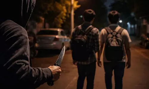 MP : जबलपुर में घर जाते समय दो छात्रों को चाकू की नोक पर पीटा गया MP : जबलपुर में घर जाते समय दो छात्रों को चाकू की नोक पर पीटा गया