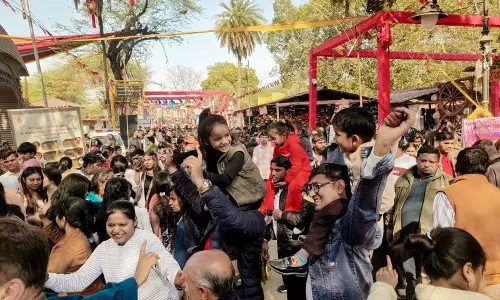 Surajkund  मेला दुखद झूले हादसे के एक दिन बाद 2.25 लाख लोग पहुंचे