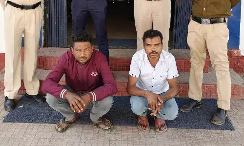 होटल संचालिका से ट्रेलर हड़प कर वाहन के डाला को बेचा, GPS लोकेशन से पकड़ाए दो शातिर